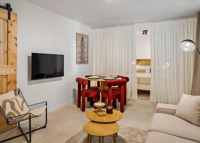 Augusto Collection Boutique Old Town *